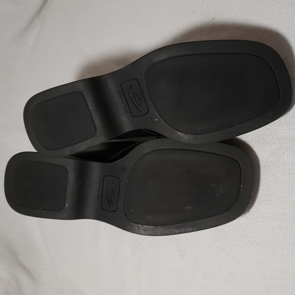 Italian made Booties by Easy Sprit 5.5 in size. - Picture 3 of 6